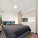 Lovely 2 Bedroom Apartment In Ascot