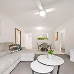 Lovely 2 Bedroom Apartment In Ascot