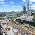 Modern 2Br With River View & Free Parking!