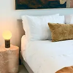 Apartment Mountain Views And Infinity Pool Overlooking City! Brisbane