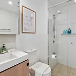 Modern 2br With River View & Free Parking!