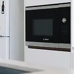 Modern 2br With River View & Free Parking!