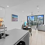 Modern 2br With River View & Free Parking! *