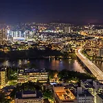 Luxury Riverfront Level 38 Queen's Wharf Tower Apartment *