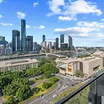 Modern 2br With River View & Free Parking! Brisbane