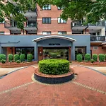 Central Brunswick Apartment Hotel