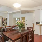 Macarthur Chambers Apartment
