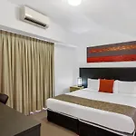 Toowong Inn & Suites