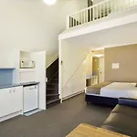 Toowong & Aparthotel 3*