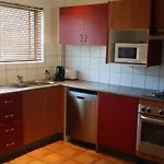 Annerley Central- Walk To Everything, Home From Home