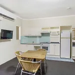 Toowong & Aparthotel 3*