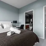 Luxury & Style 3 Bed Townhouse Manhattan Terraces