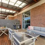 Luxury 3 Brm 2 Bath Woolstore Apt With Courtyard