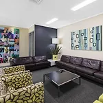 2Br Epic Views ★Cbd★ 2 Cars ★Pool★Wine★Gym★Netflix