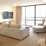 Hillcrest Apartment Hotel