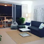 Sk2 - Charming Skyline Cbd W River Views 3 Bedroom Private Apartment