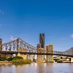 Sk2 - Charming Skyline Cbd W River Views 3 Bedroom Private Apartment