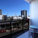 Stylist 2 Bedrooms Apartment With Pool/Gym/Parking