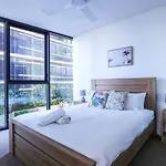 Stylist 2 Bedrooms Apartment With Pool/Gym/Parking