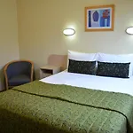Airport Motel 4*