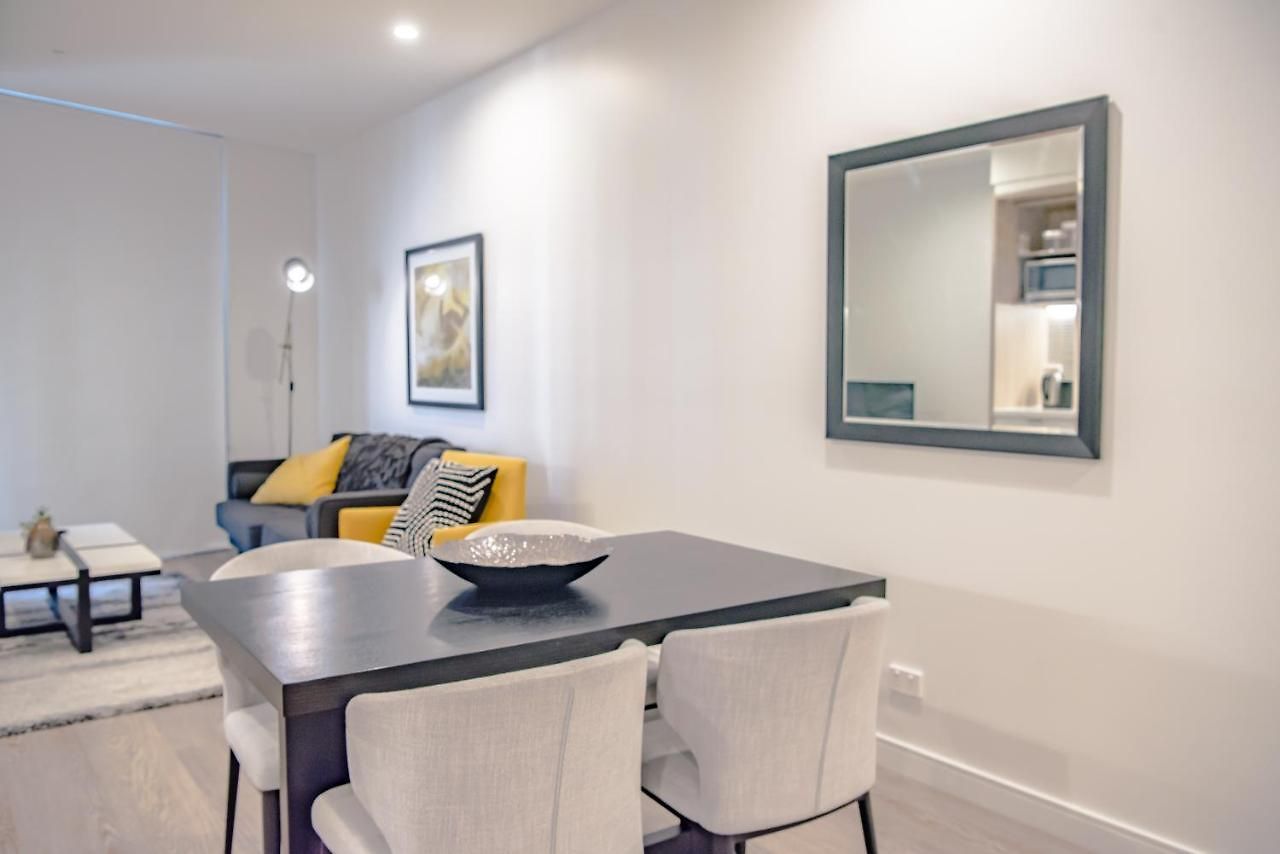 Apartment Airtrip On Tribune Street *