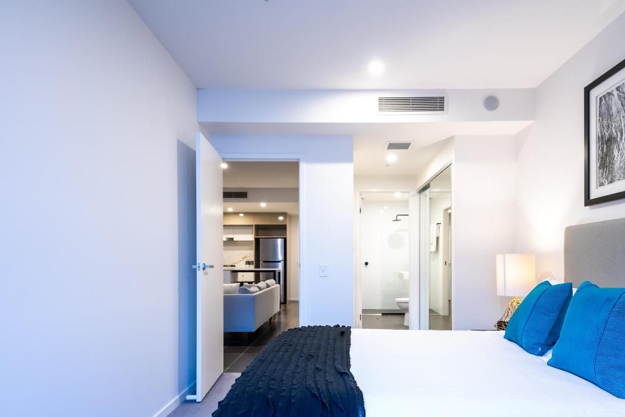 Opera South Aparthotel 5*