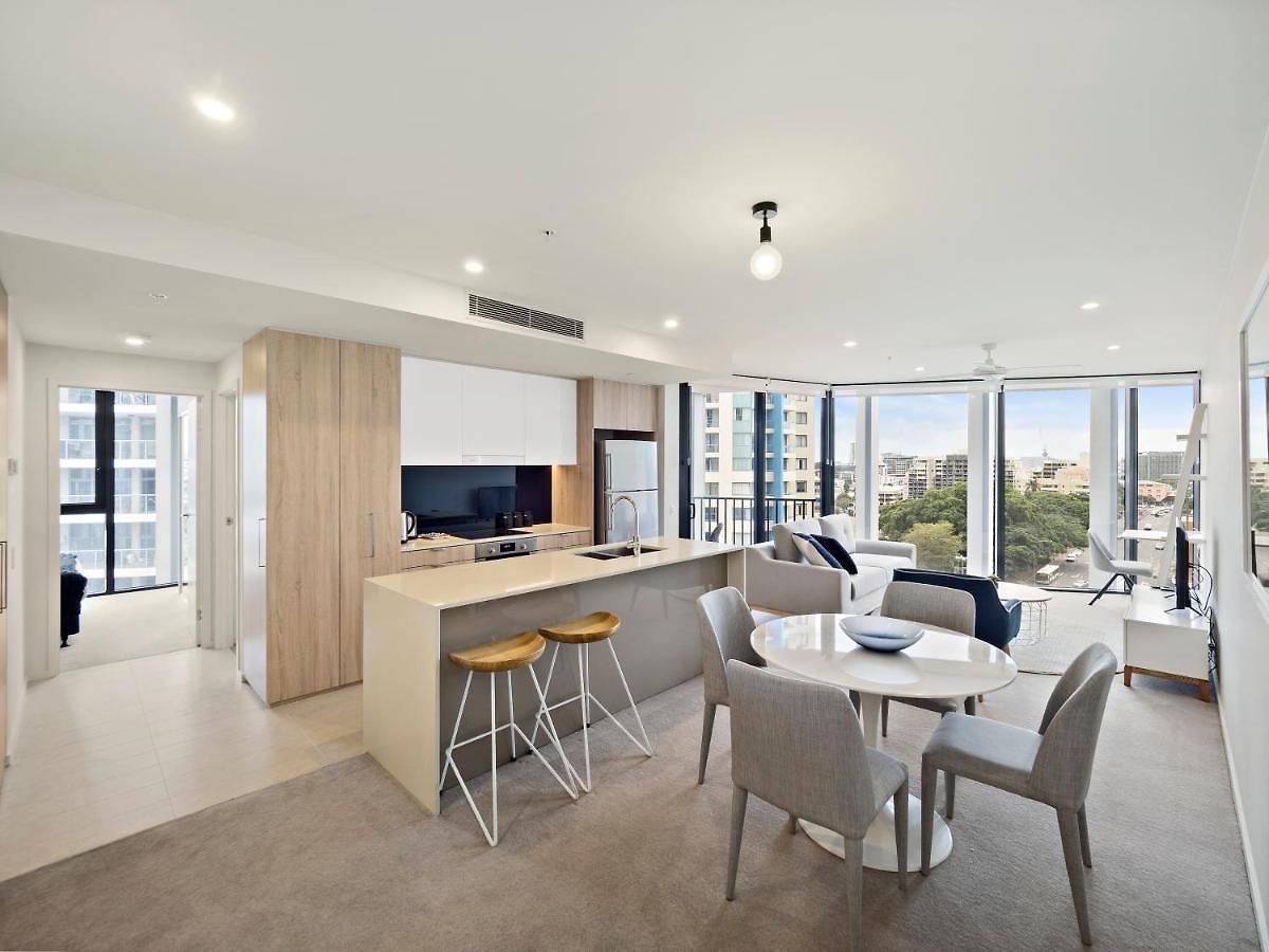 Apartment Spire Residences