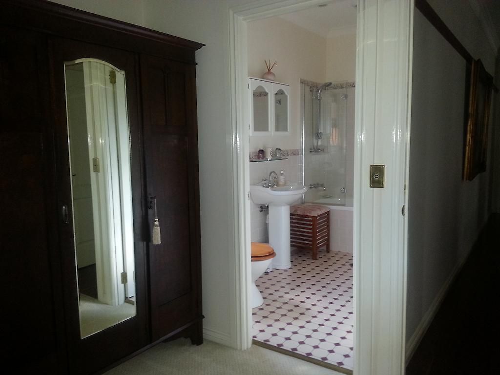 Guest house Grove Manor 4*