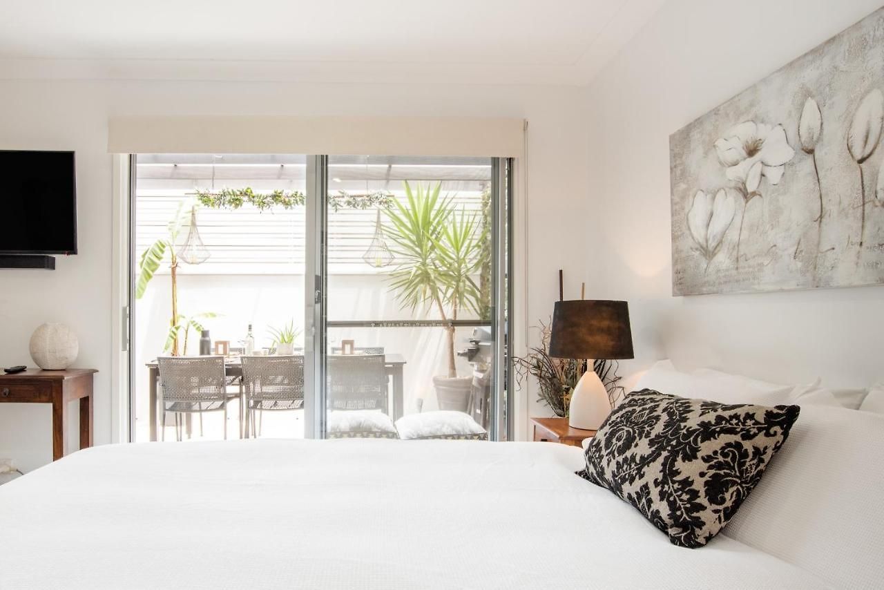 Immaculate Close To And Airport *