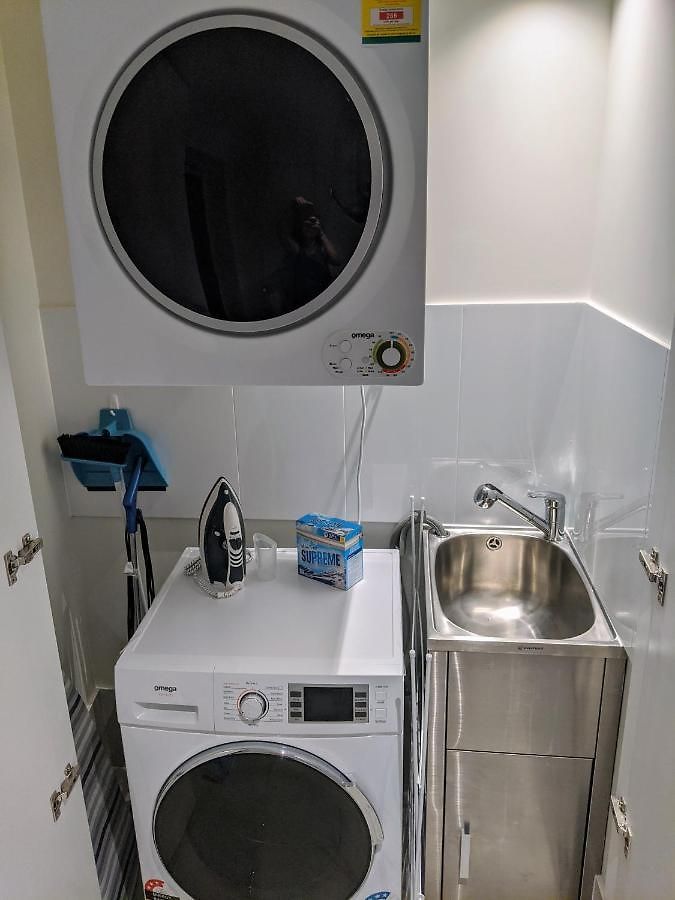 Hamptons Retreat On Level 77 In Skytower Apartment Brisbane