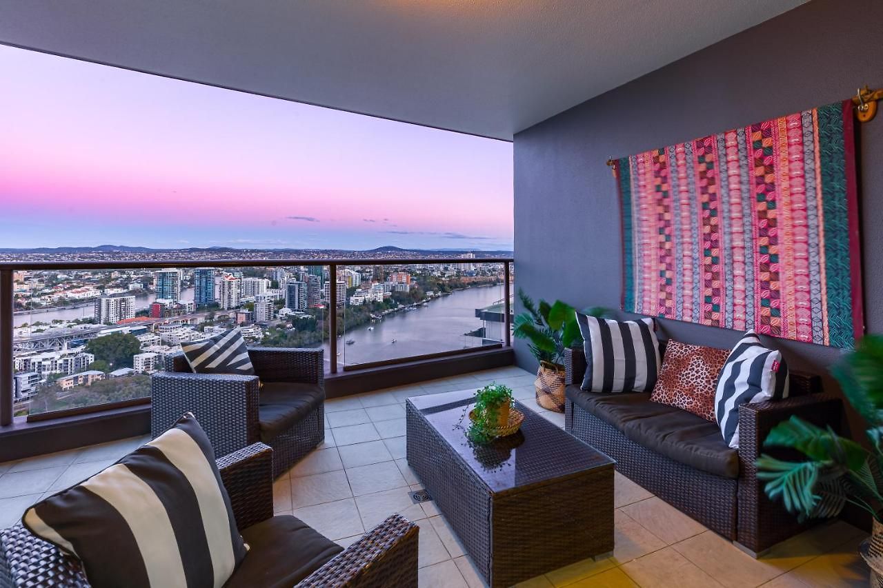 African Escape On Level 38 Apartment