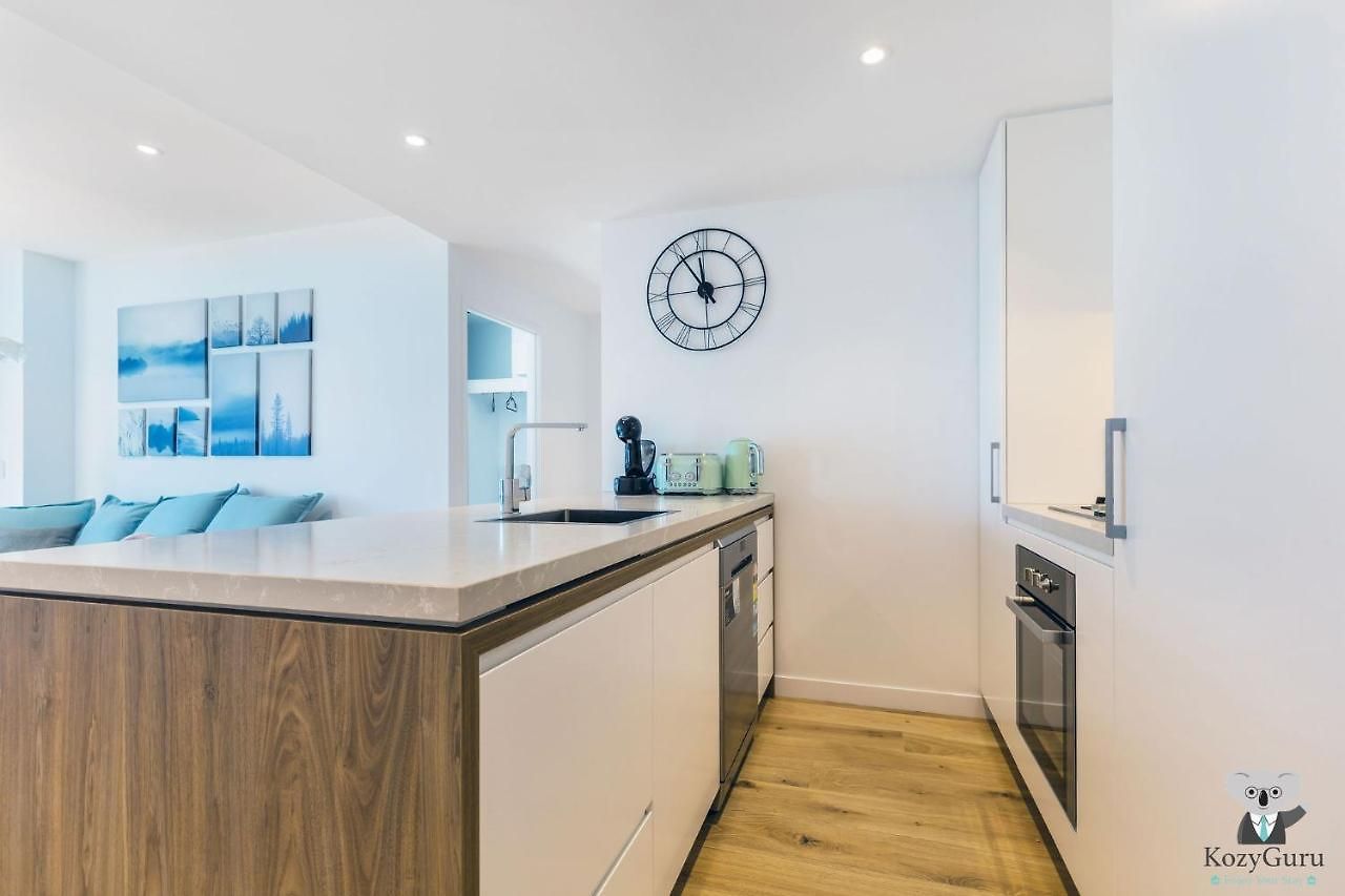 Kozyguru Fortitude Valley Style 2 Bed Free Parking Qfv211-1601 *