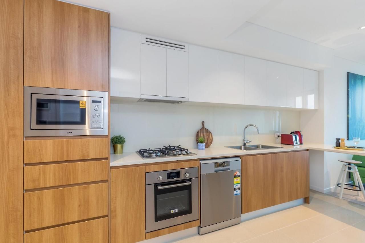 Kozyguru Skytower Cbd 2 Bed Qbn222-1815 *