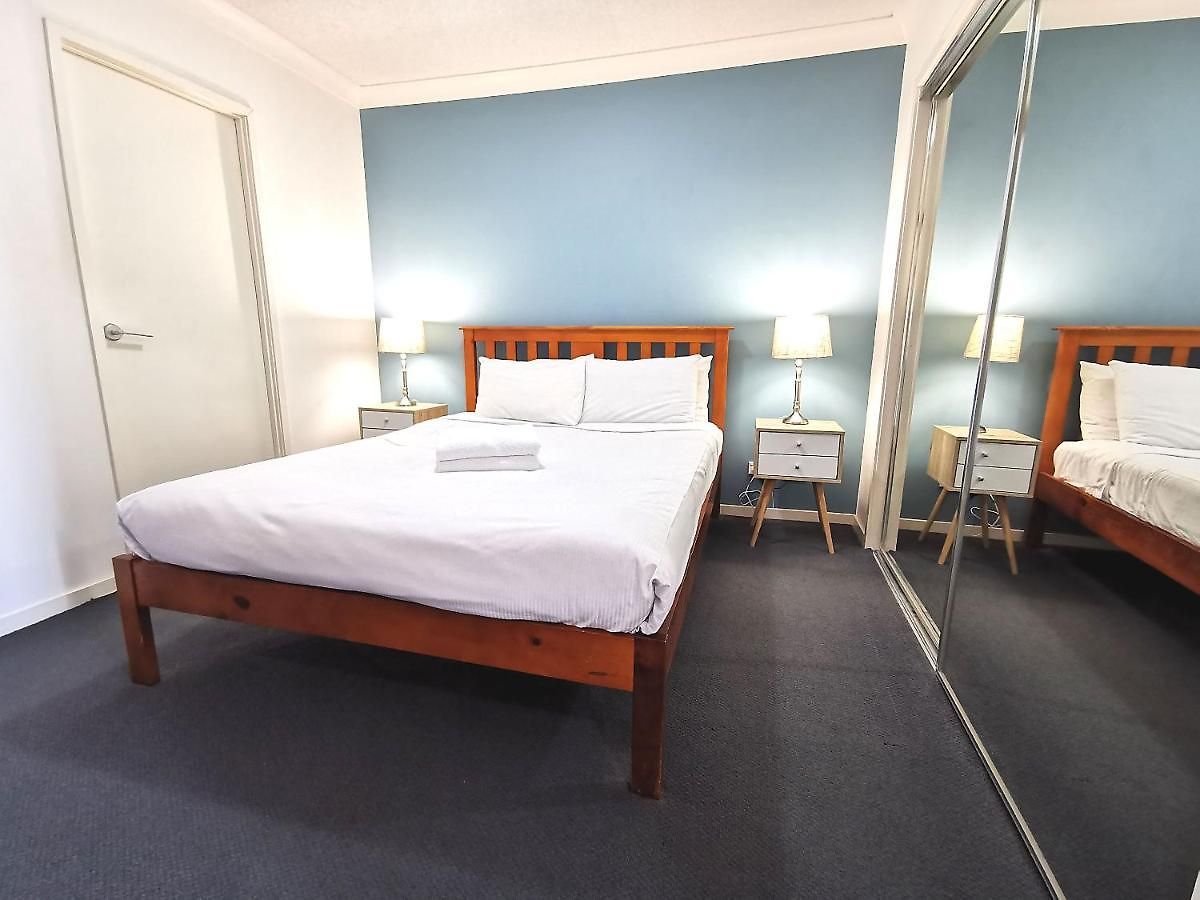 Aparthotel On The Park 5*