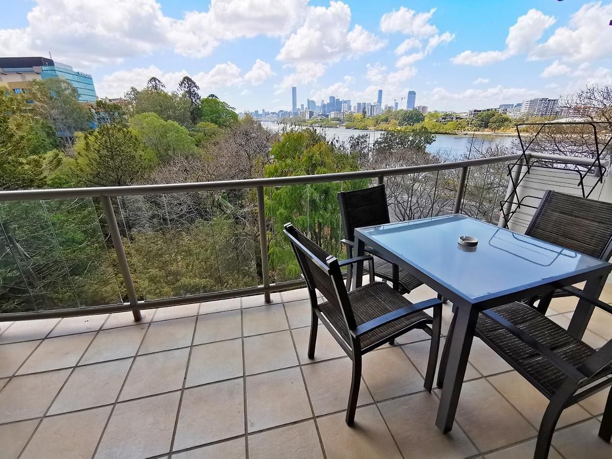 On The Park 5* Brisbane