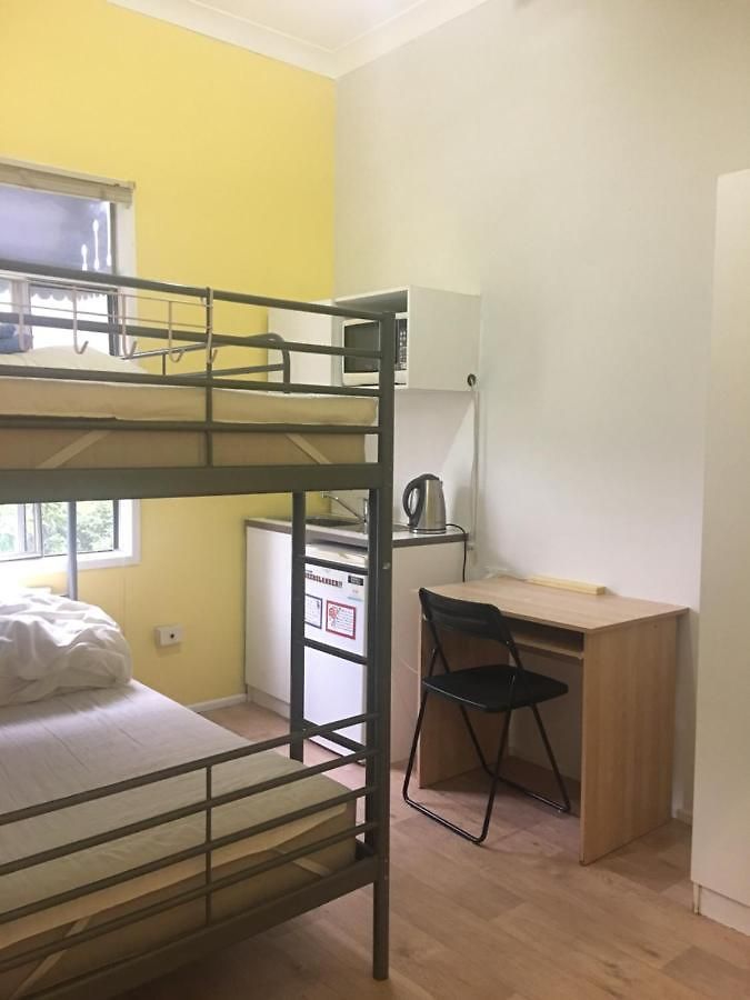 Hostel Five 2 Backpacker Brisbane