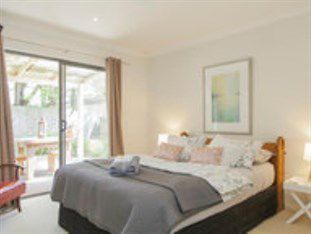 Scobie's Boutique 5*