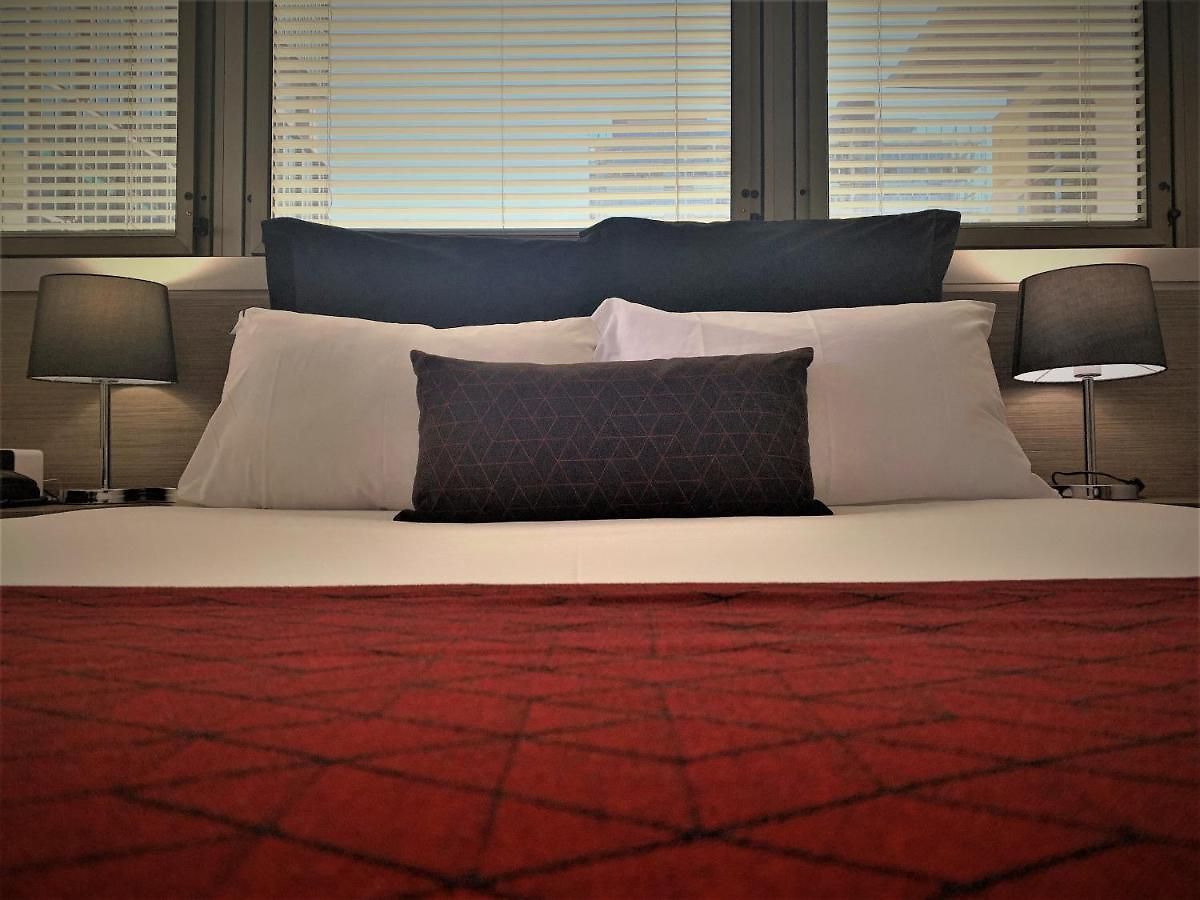 George Brisbane, Independent Collection By Evt Hotel Brisbane