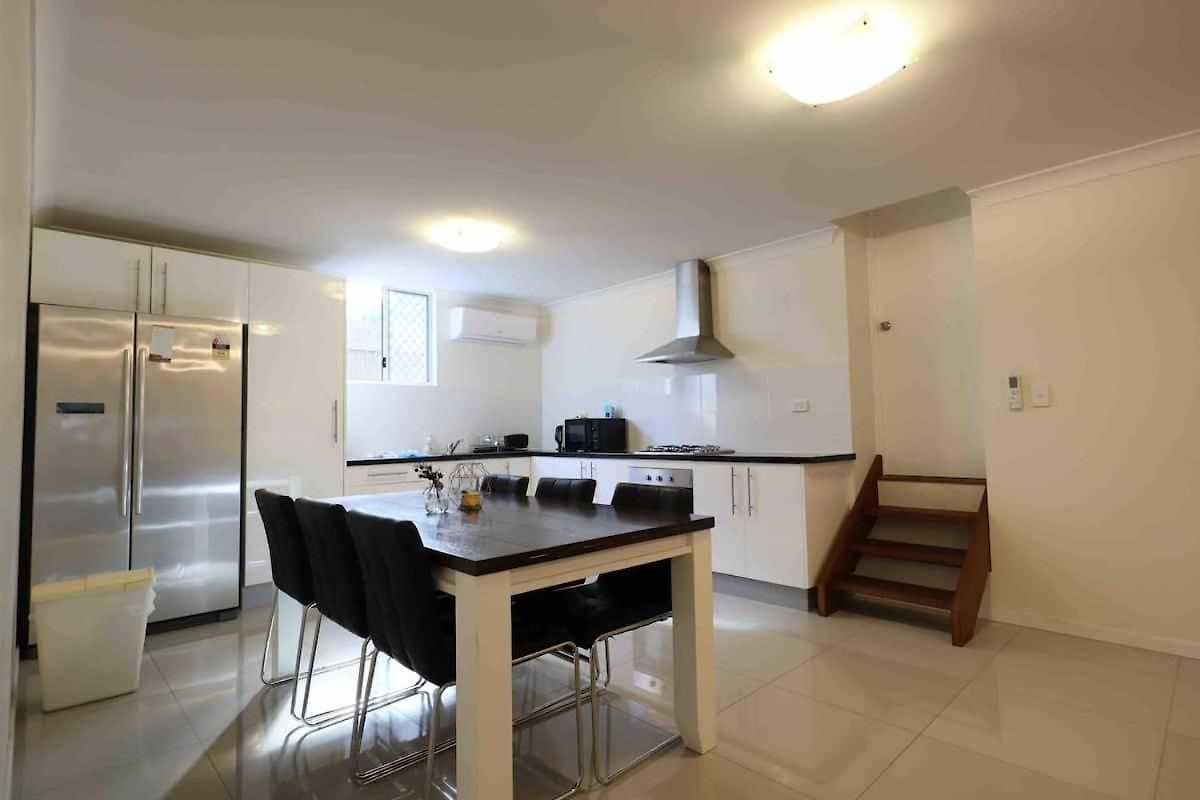 Guest house Newly Renovated Spacious Great Location L Ground Lvl *