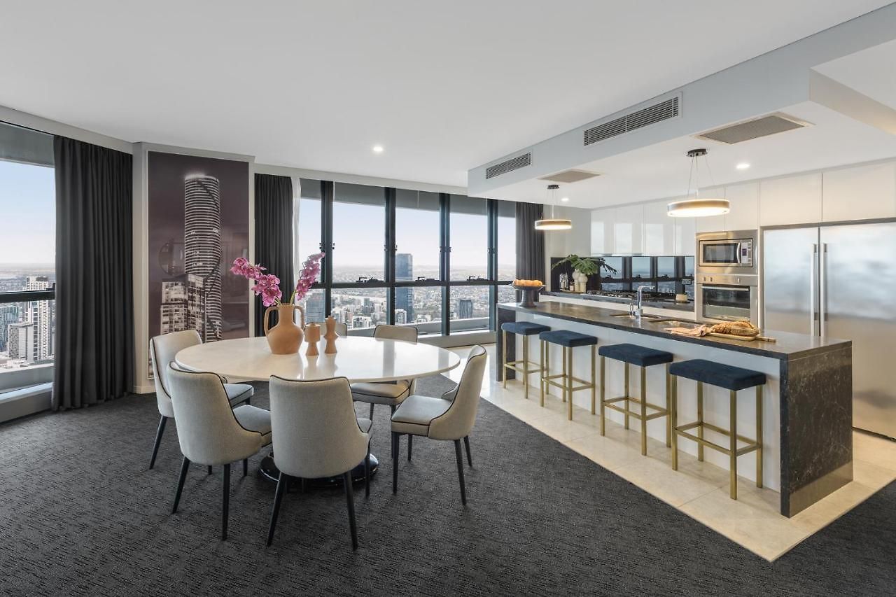 Meriton Herschel Street, Hotel