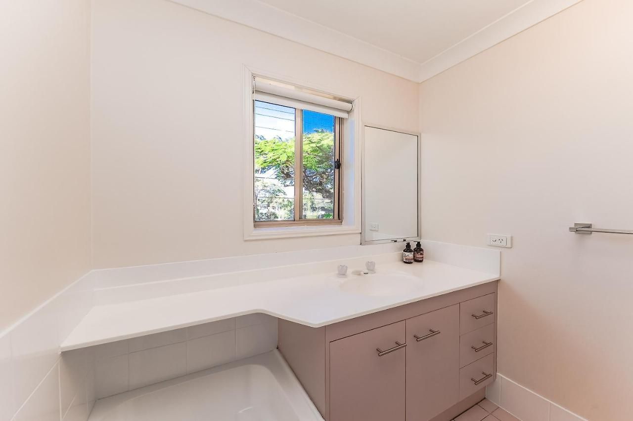 Eight Mile Plains Business Or Holiday Like Home *