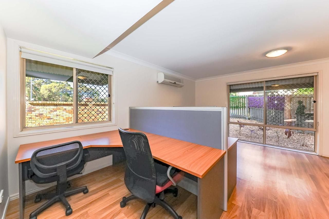 Eight Mile Plains Business Or Holiday Like Home