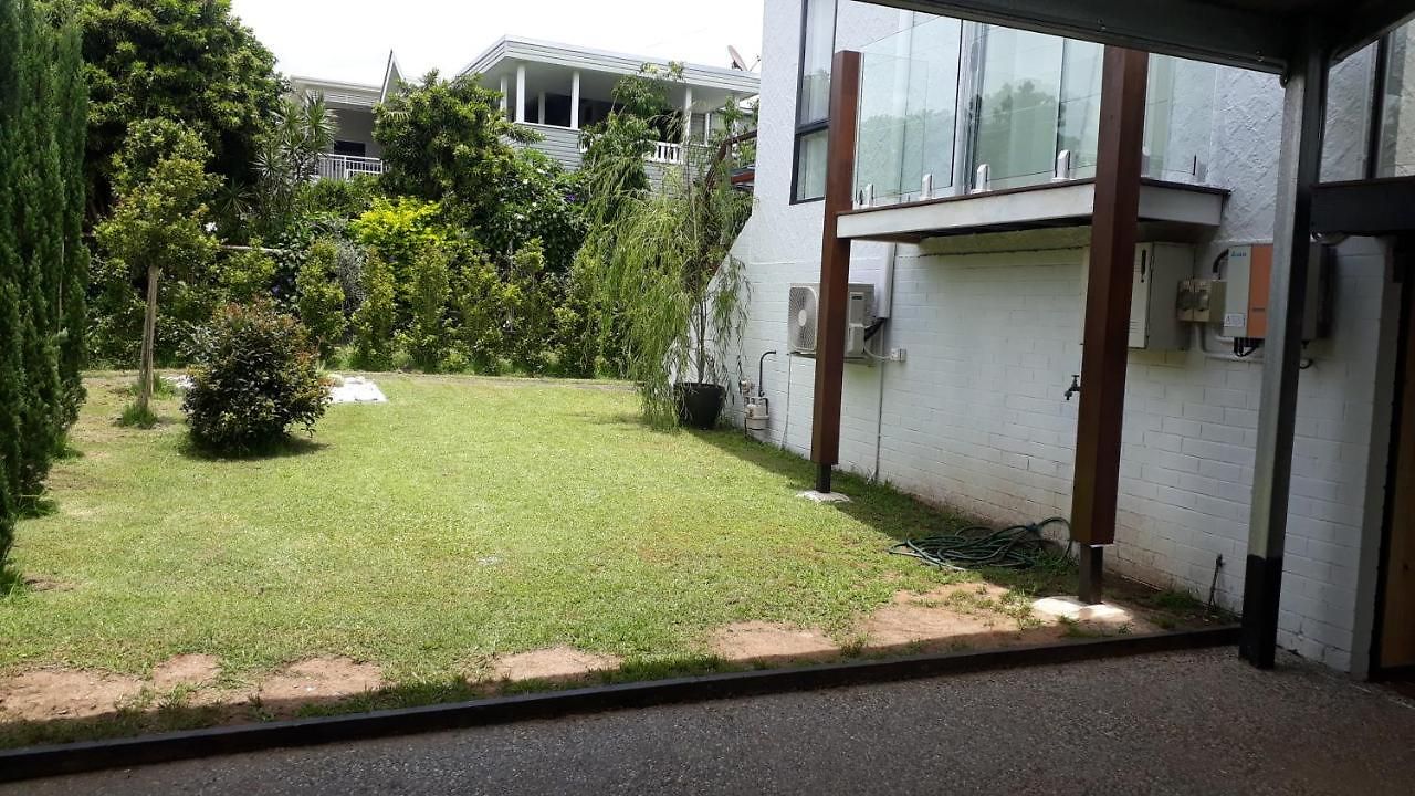 Maple - The House By The Bay *
