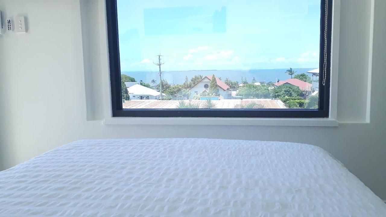The Sky House By The Bay Apartment *