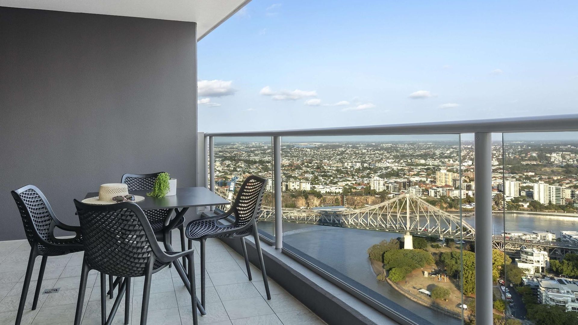 Aparthotel Oaks Aurora 4*