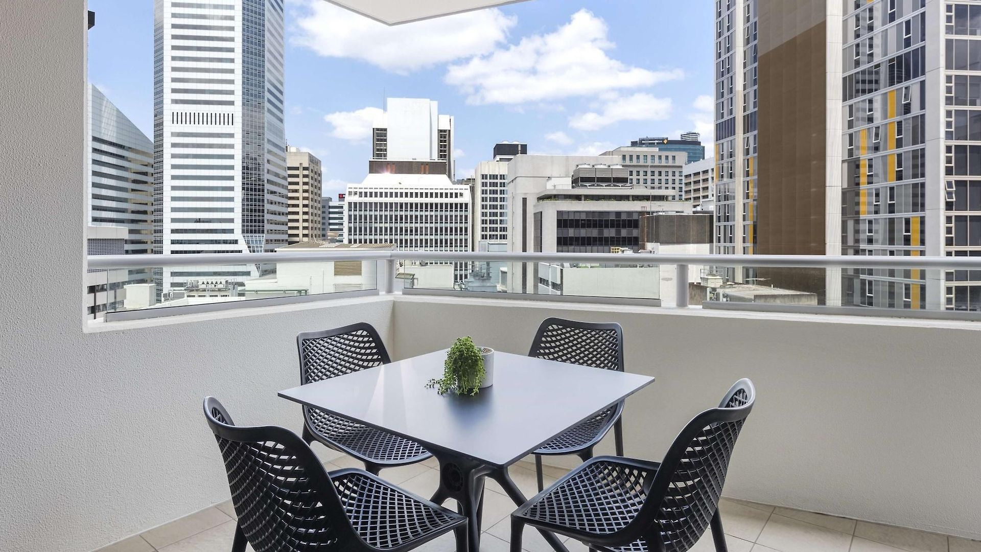 Oaks Aurora 4* Brisbane