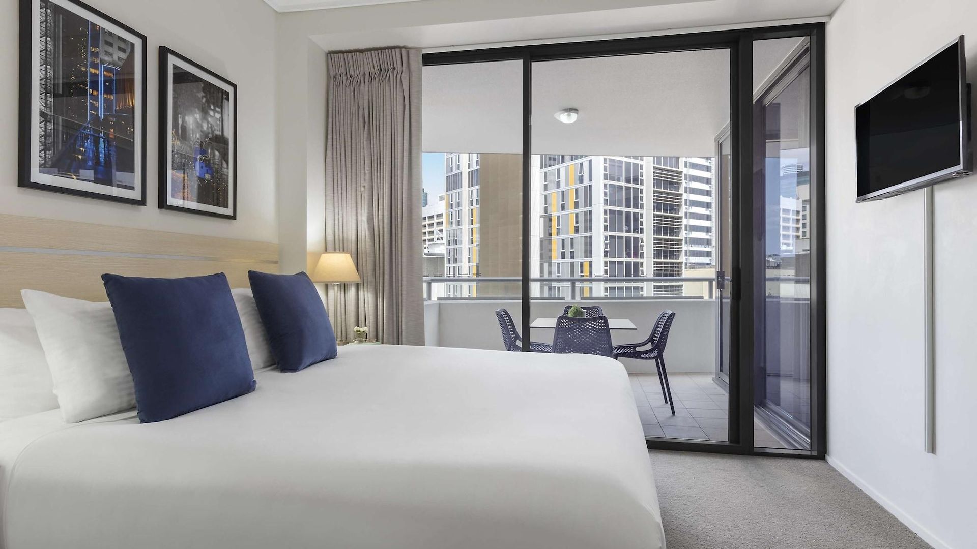 Oaks Aurora Aparthotel 4*