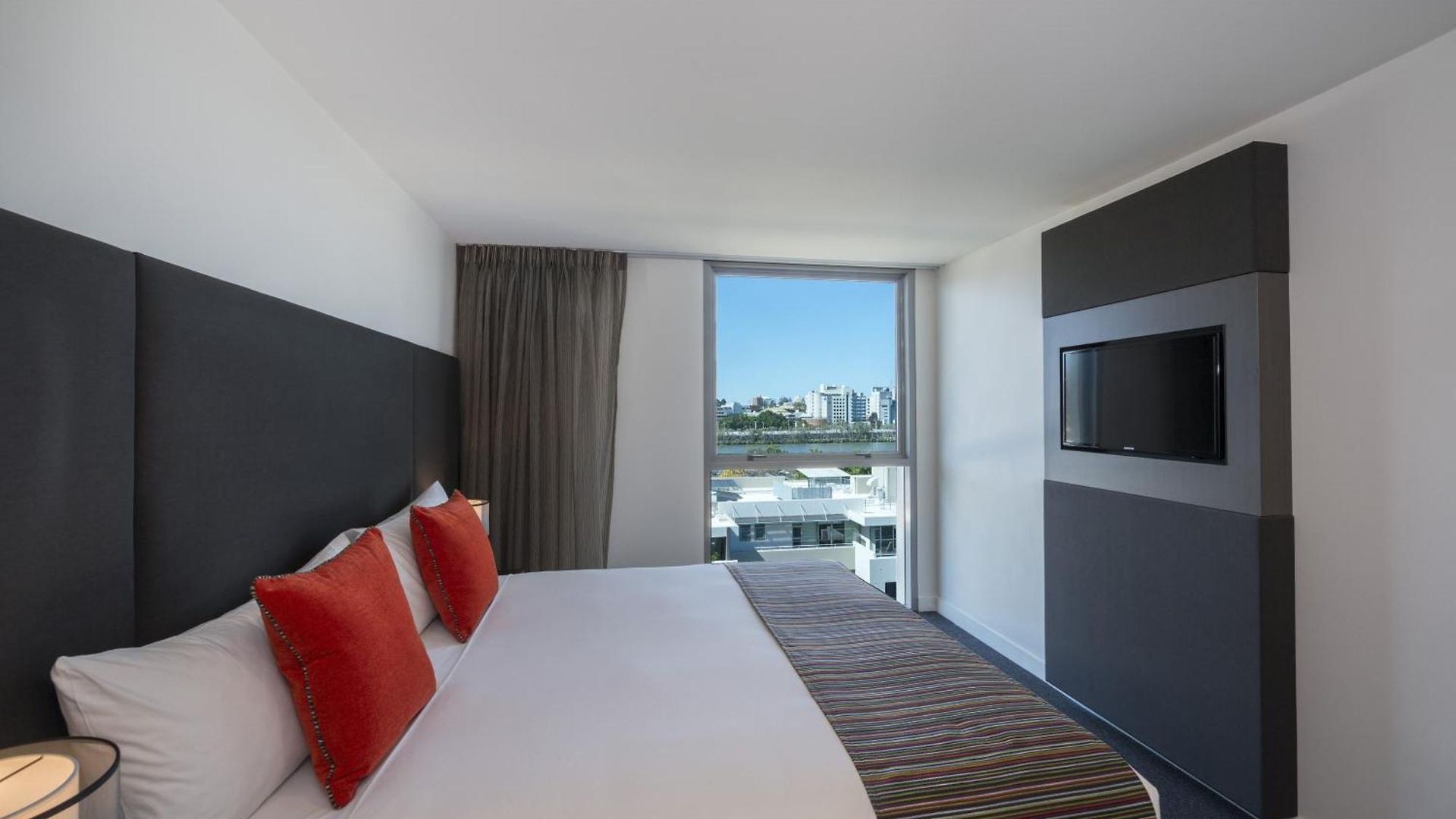 Mantra South Bank 4*