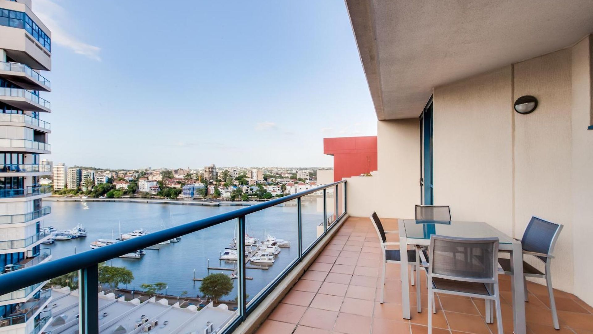 Dockside Aparthotel 4*