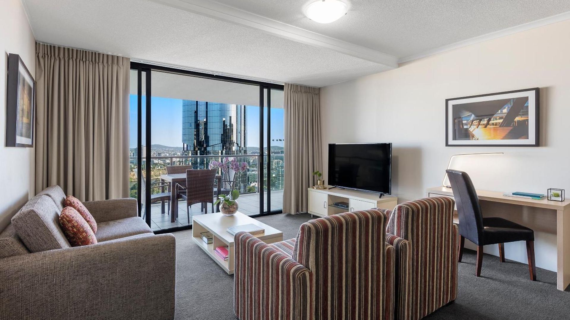 Oaks River Aparthotel